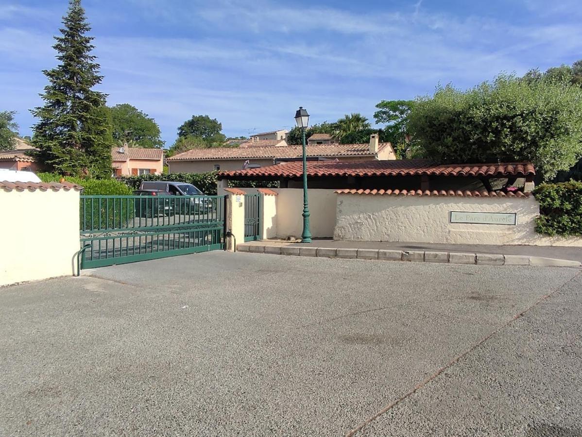 Lumineux Avec Piscine Fréjus